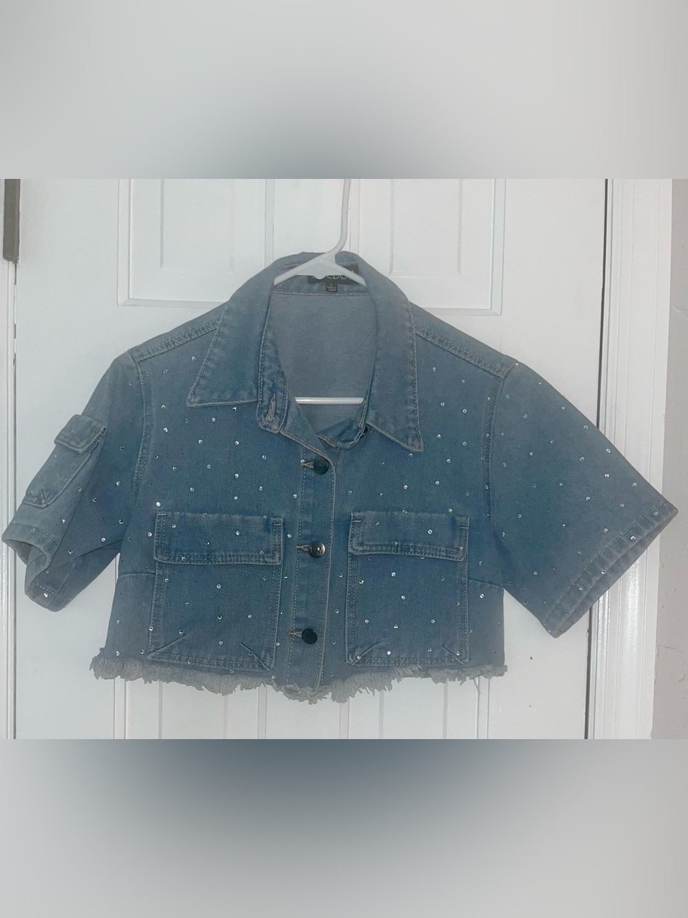 BALBOA Juniors Girl Embellished Cropped Denim Jacket with Pockets. Size Large